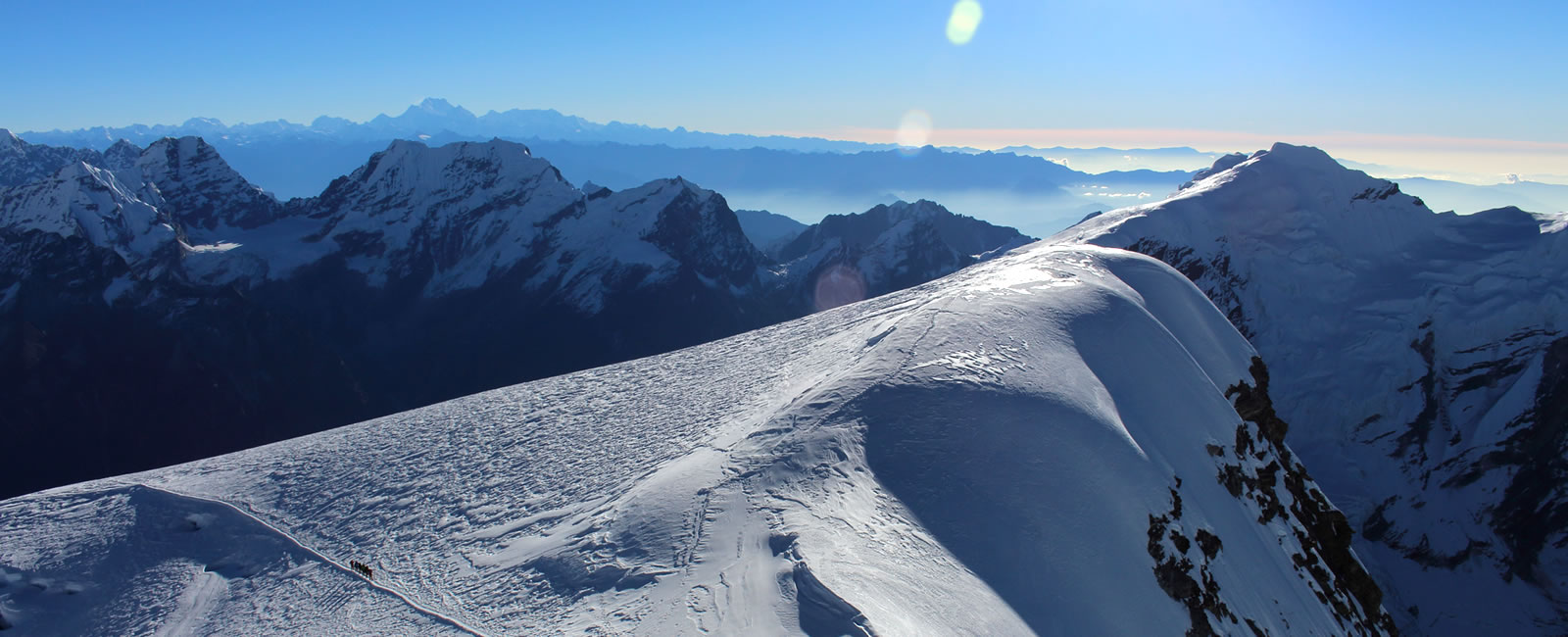 mera-peak-top 